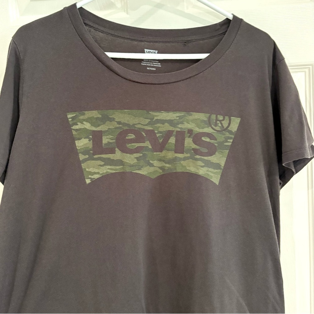 Levi's Black Green Camo Batwing Logo Tee Shirt Women Plus Size 1X Short Sleeve - Picture 4 of 13